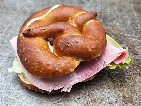 Laugenbrötli Schinken