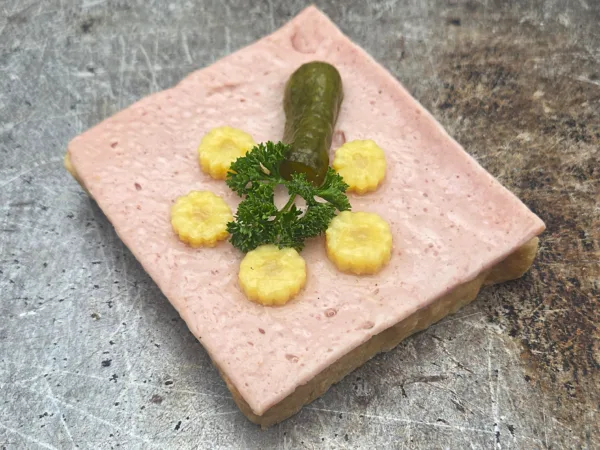 Canapé Fleischkäse