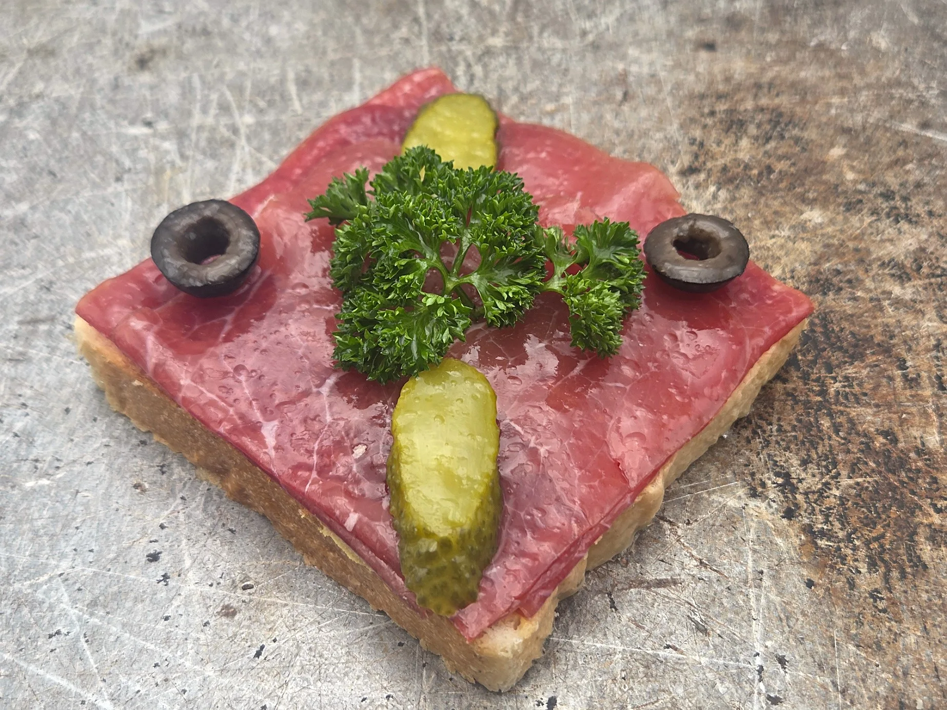 Canapé Bündnerfleisch – Bild 1