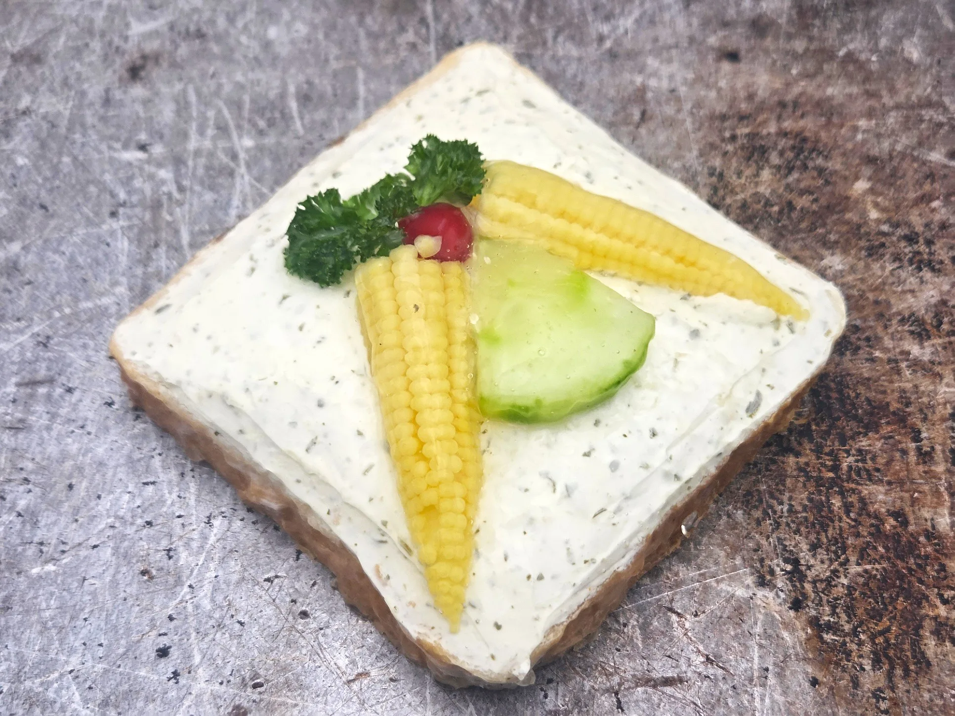 Canapé Frischkäse – Bild 1